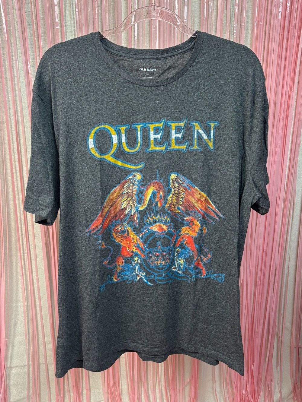 Old Navy Queen Graphic T-Shirt - XXL